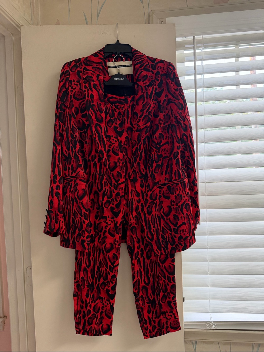 TOPSHOP Red and Black Animal Print Blazer and Trousers Set - Picture 9 of 10